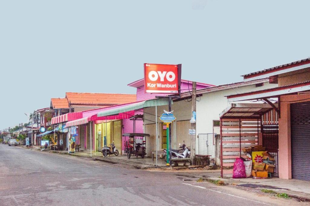 Hotel Oyo 561 Kor Wanburi à Prachuap Khiri Khan Extérieur photo